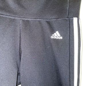 Women’s Adidas Leggings•Size- Medium
